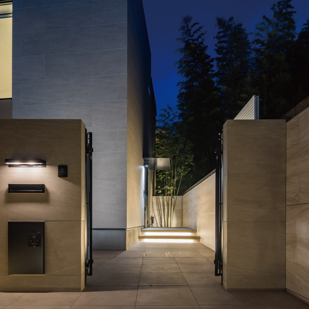 2025 強さと美しさを両立したホテルライクな一邸