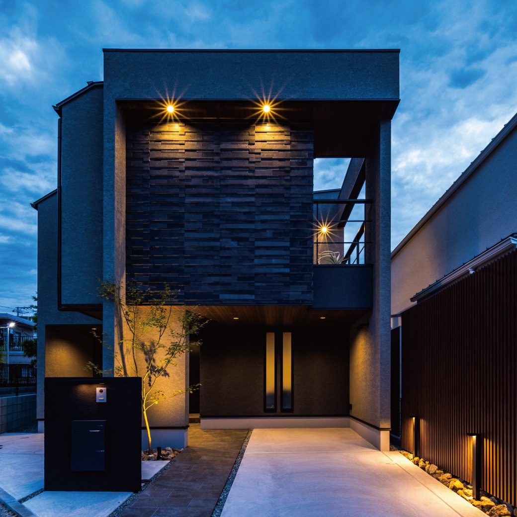 石の美と未来が共存する家